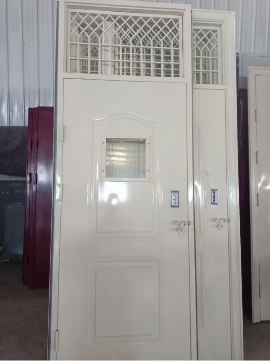 皋兰学校教室门 皋兰学校教室门