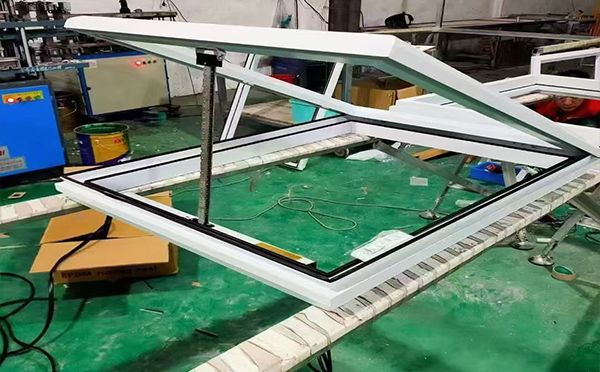 某地下车库出入口皋兰排烟窗配置工程