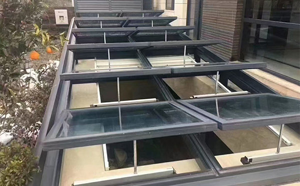 某轨道交通车辆维修车间皋兰排烟窗应用