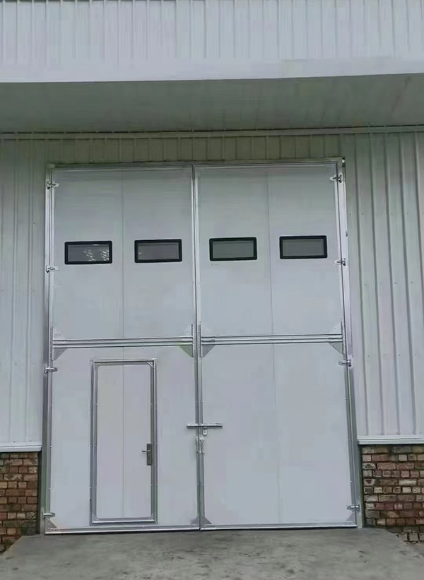 皋兰工业门在设备装配车间出入口的实施记录