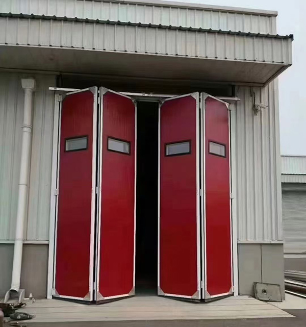 皋兰工业折叠门在大型装配车间出入口的应用实例 皋兰工业折叠门在大型装配车间出入口的应用实例